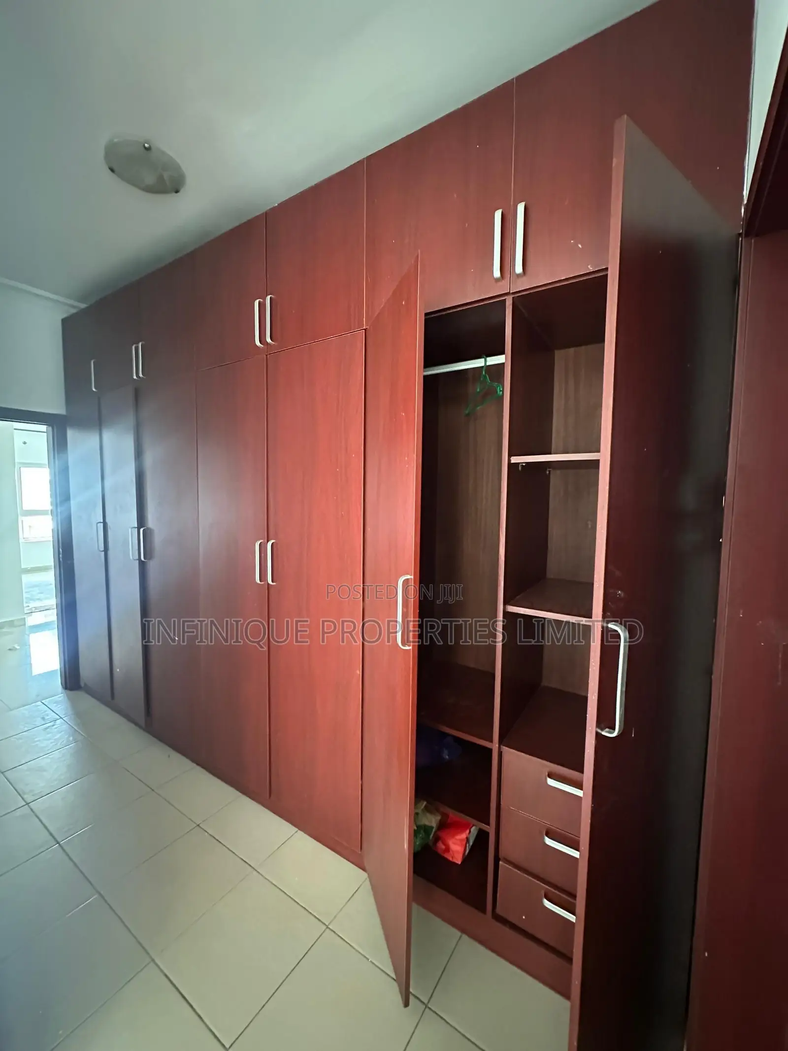 3bdrm Apartment in Bourdillon Court, Chevron for sale in Chevron