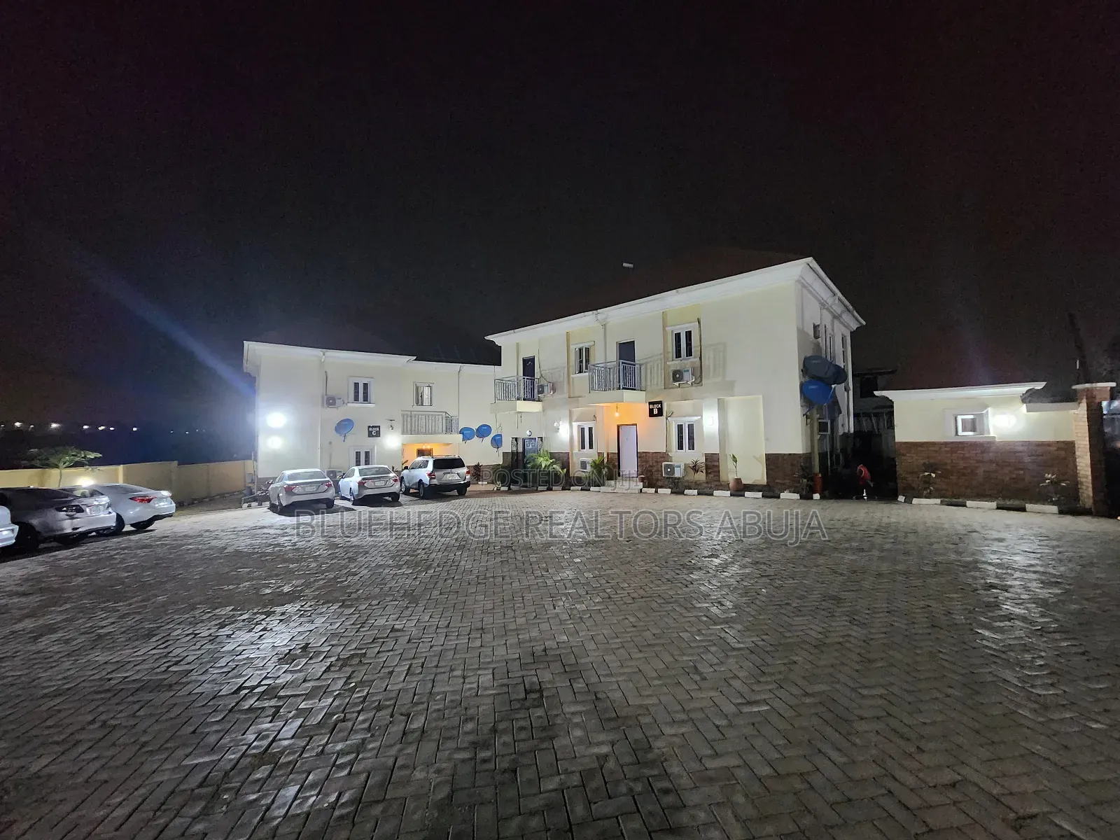 Well Located Luxury Cozy One Bedroom Apartment at Wuse Zone One, Abuja in Zone 1 / Wuse