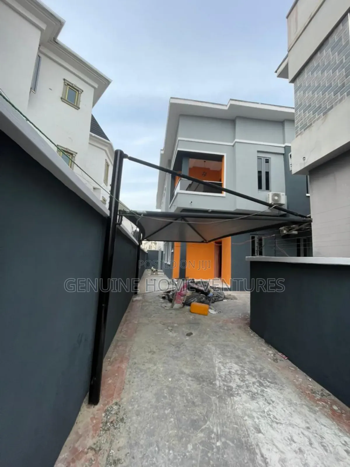 4bdrm Duplex in Chevron for rent in Chevron