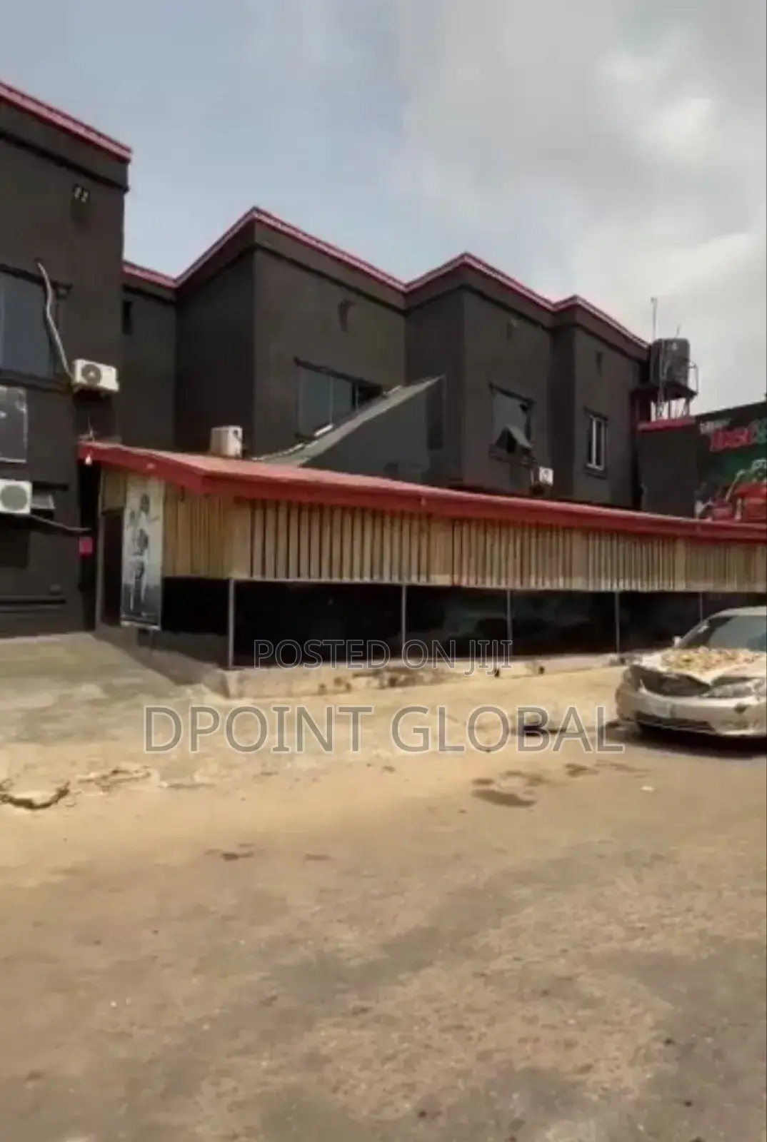 Lounge With Club and Rooms in Agege in Agege