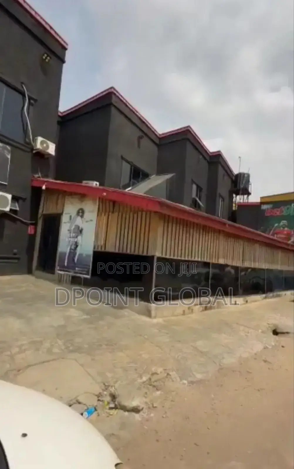 Lounge With Club and Rooms in Agege in Agege