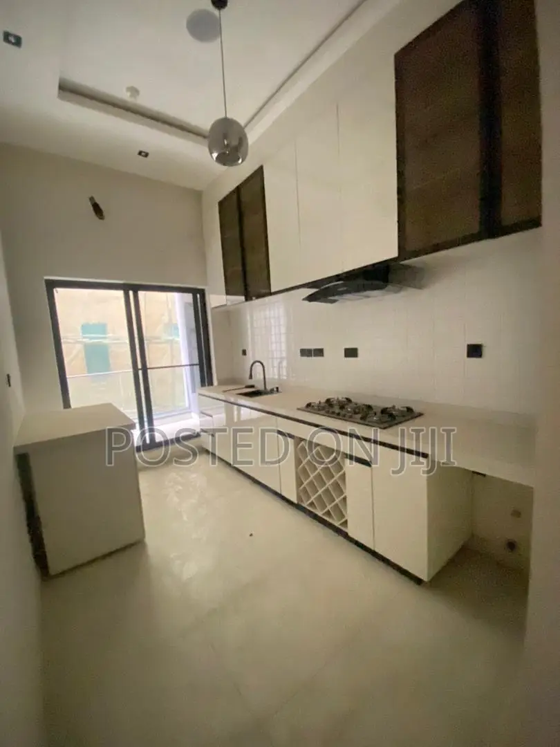 2bdrm Apartment in Admiralty, Lekki Phase 1 for sale in Lekki Phase 1