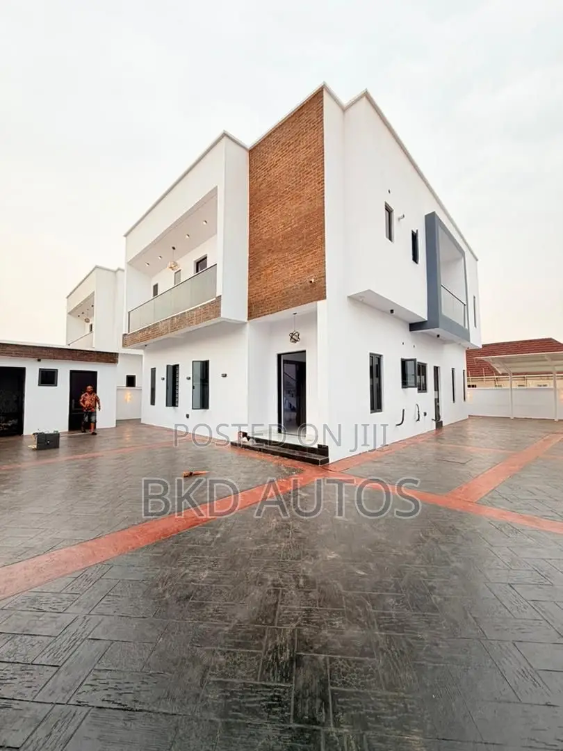 4bdrm Duplex in Ogba GRA for sale in Ogba GRA