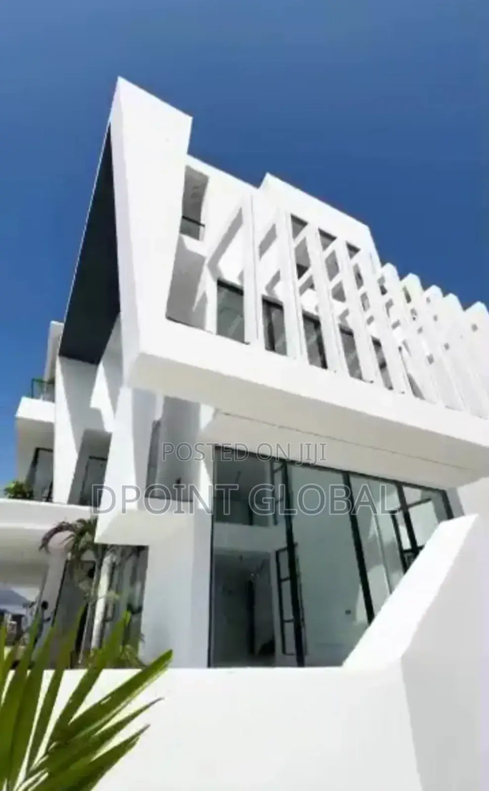 5bdrm Mansion in Osapa, Lekki for sale in Lekki