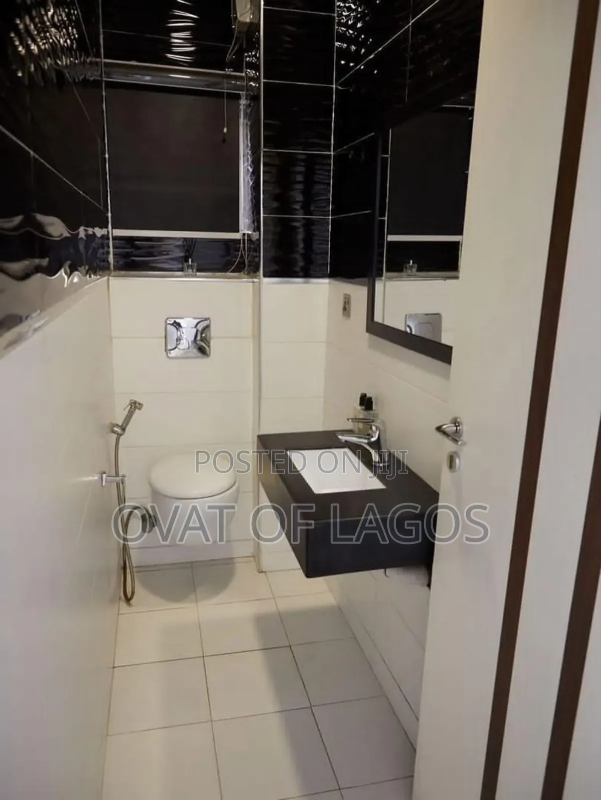 3bdrm Maisonette in Osapa London for sale in Osapa london