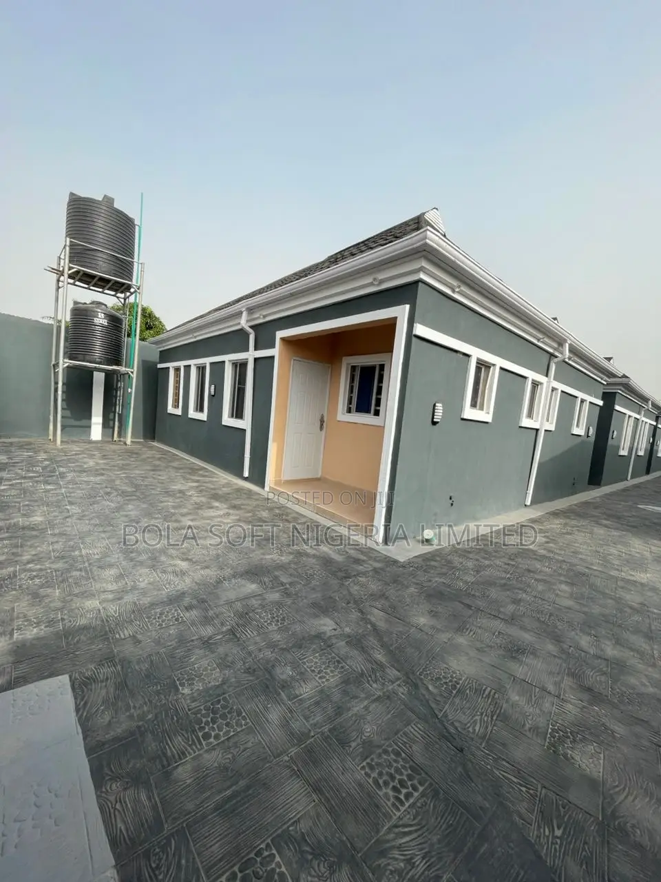 1bdrm Block of Flats in Hassan Block, Akuru,, Akala Express for sale in Akala Express