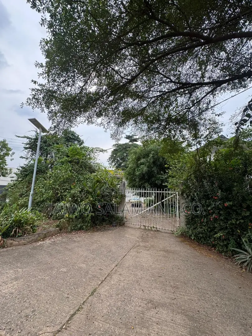 1,580 SQM Land at Kobiowu Crescent in Iyanganku