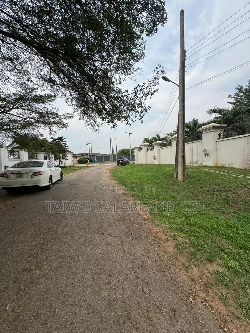 1,580 SQM Land at Kobiowu Crescent in Iyanganku