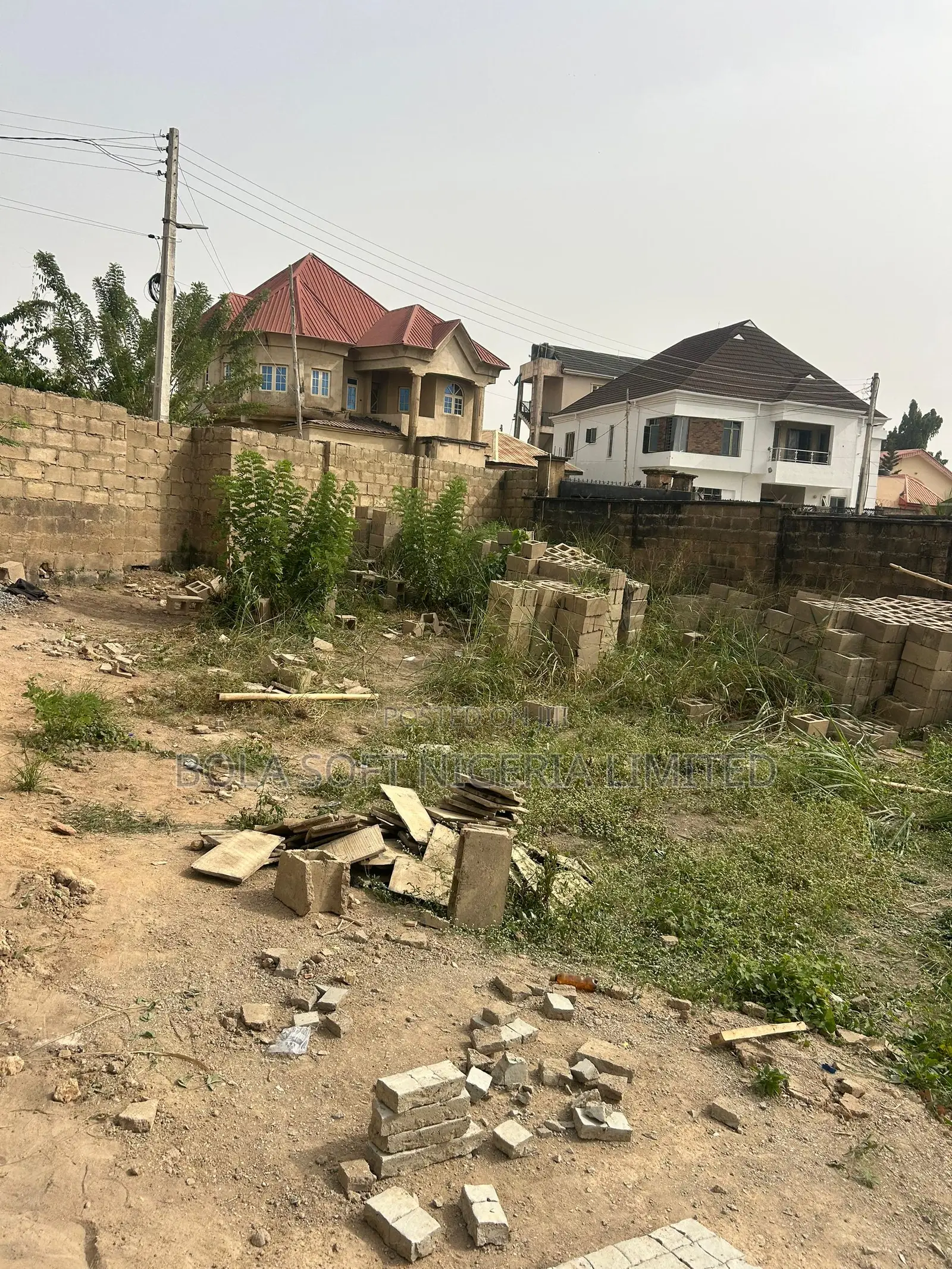 Well Fenced and Gated Residential Plot of 610sqm at Purple Gate Oluyol in Oluyole