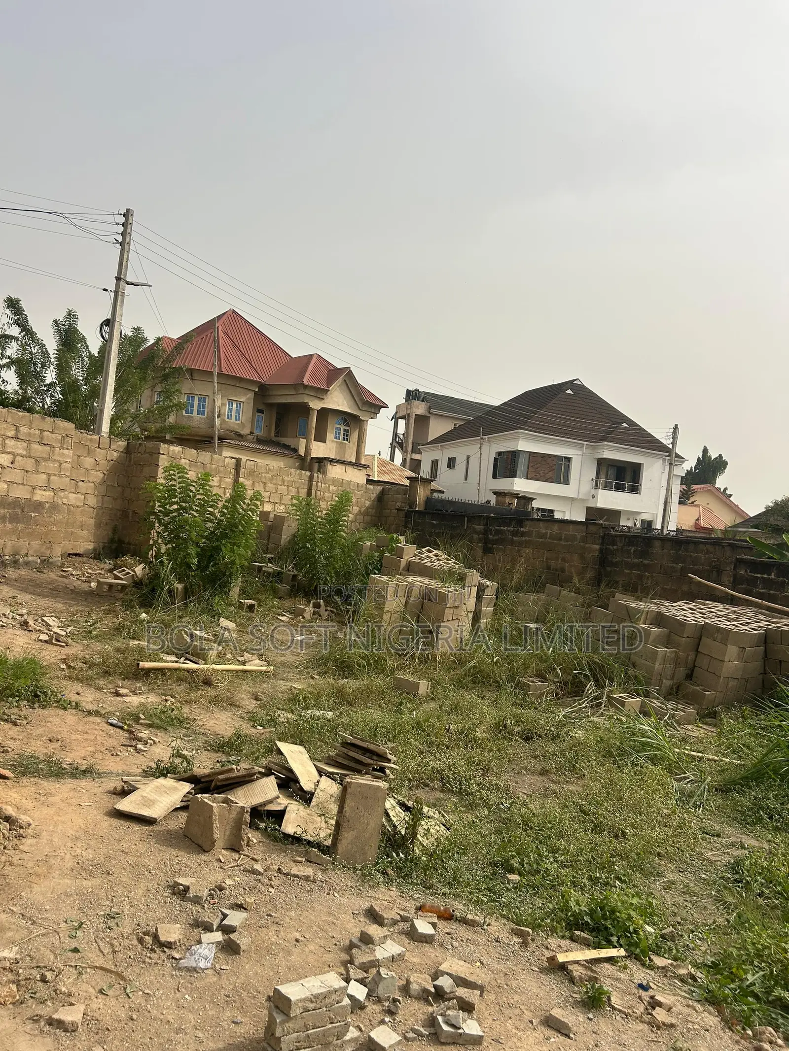 Well Fenced and Gated Residential Plot of 610sqm at Purple Gate Oluyol in Oluyole
