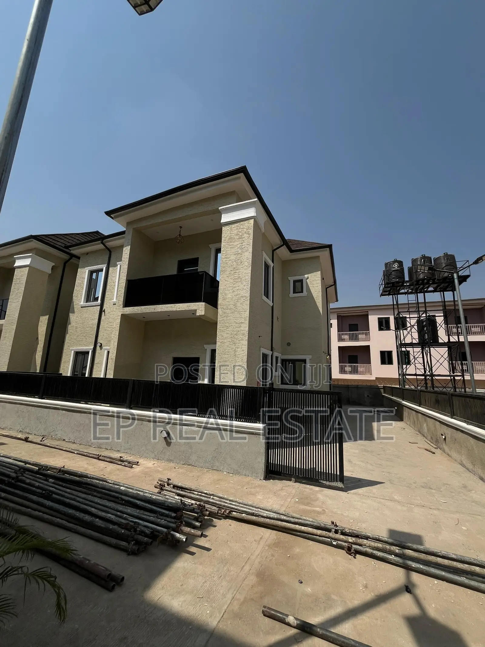 4bdrm Duplex in Gaduwa for sale in Gaduwa