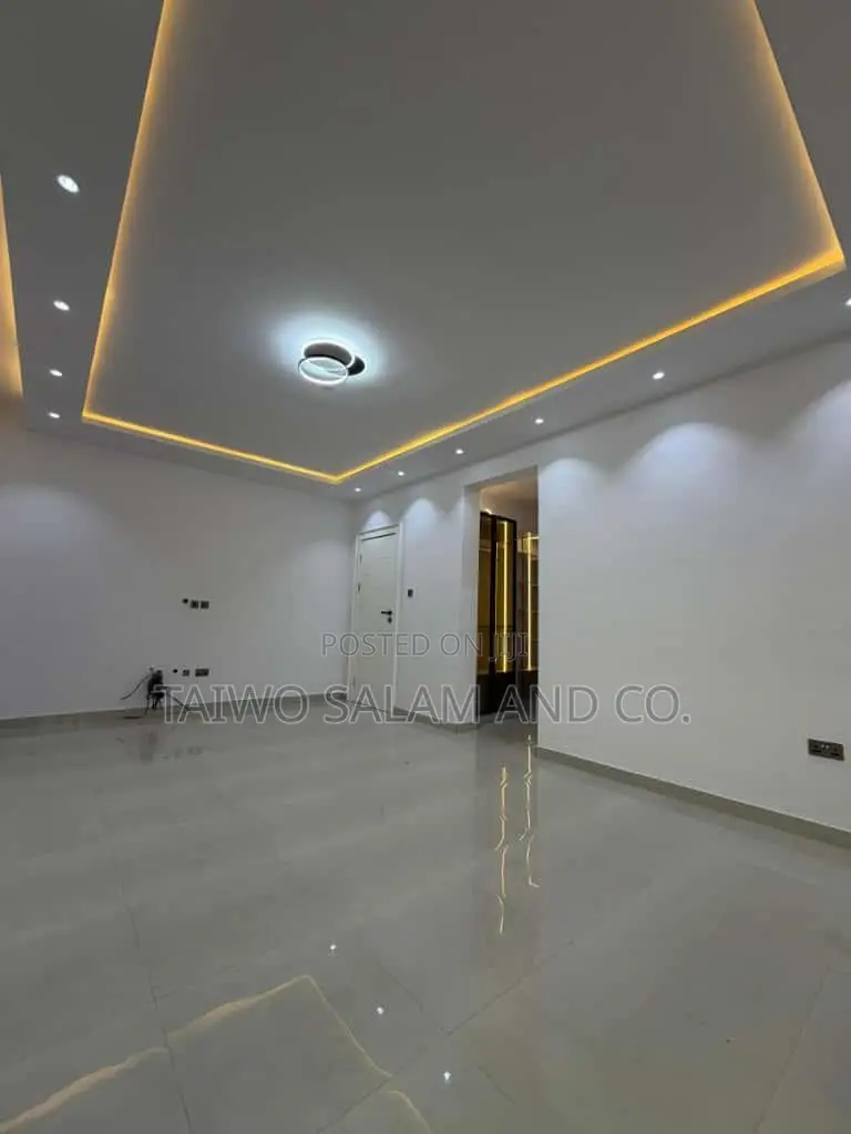 5bdrm Duplex in Lagacy Estate, Akobo for sale in Akobo
