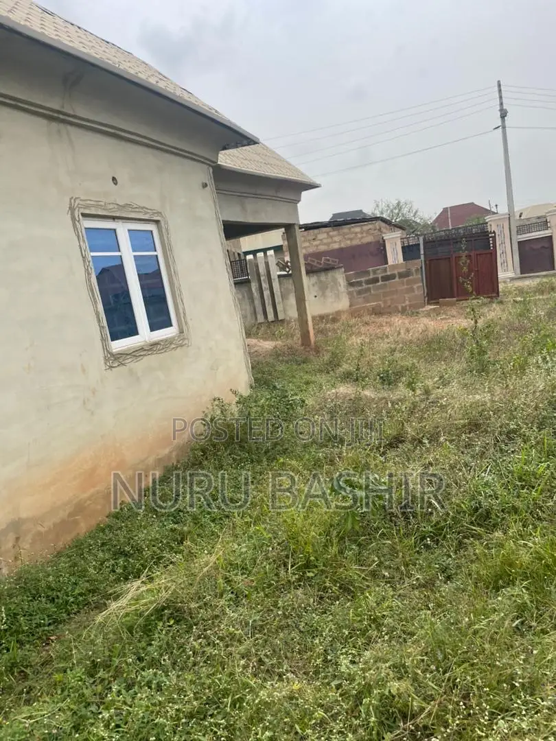3bdrm Bungalow in Akoto Estate, Akala Express for sale in Akala Express