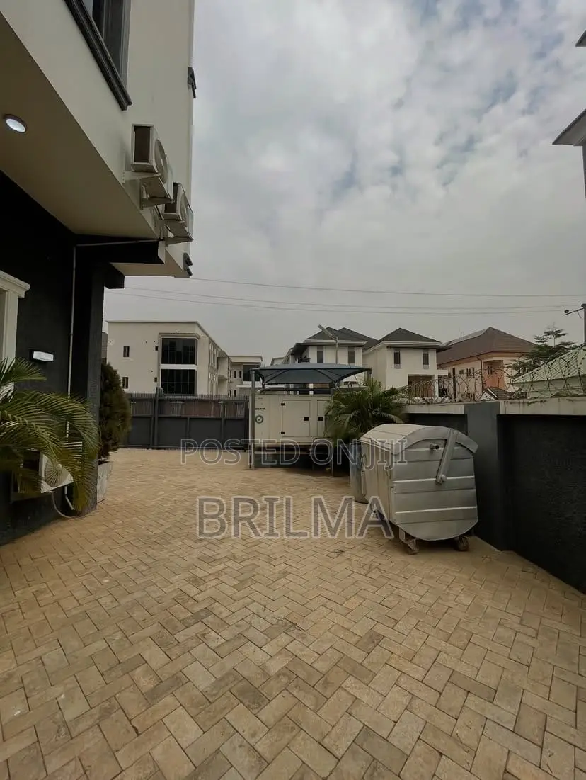 Furnished 2bdrm Block of Flats in Jahi for sale in Jahi