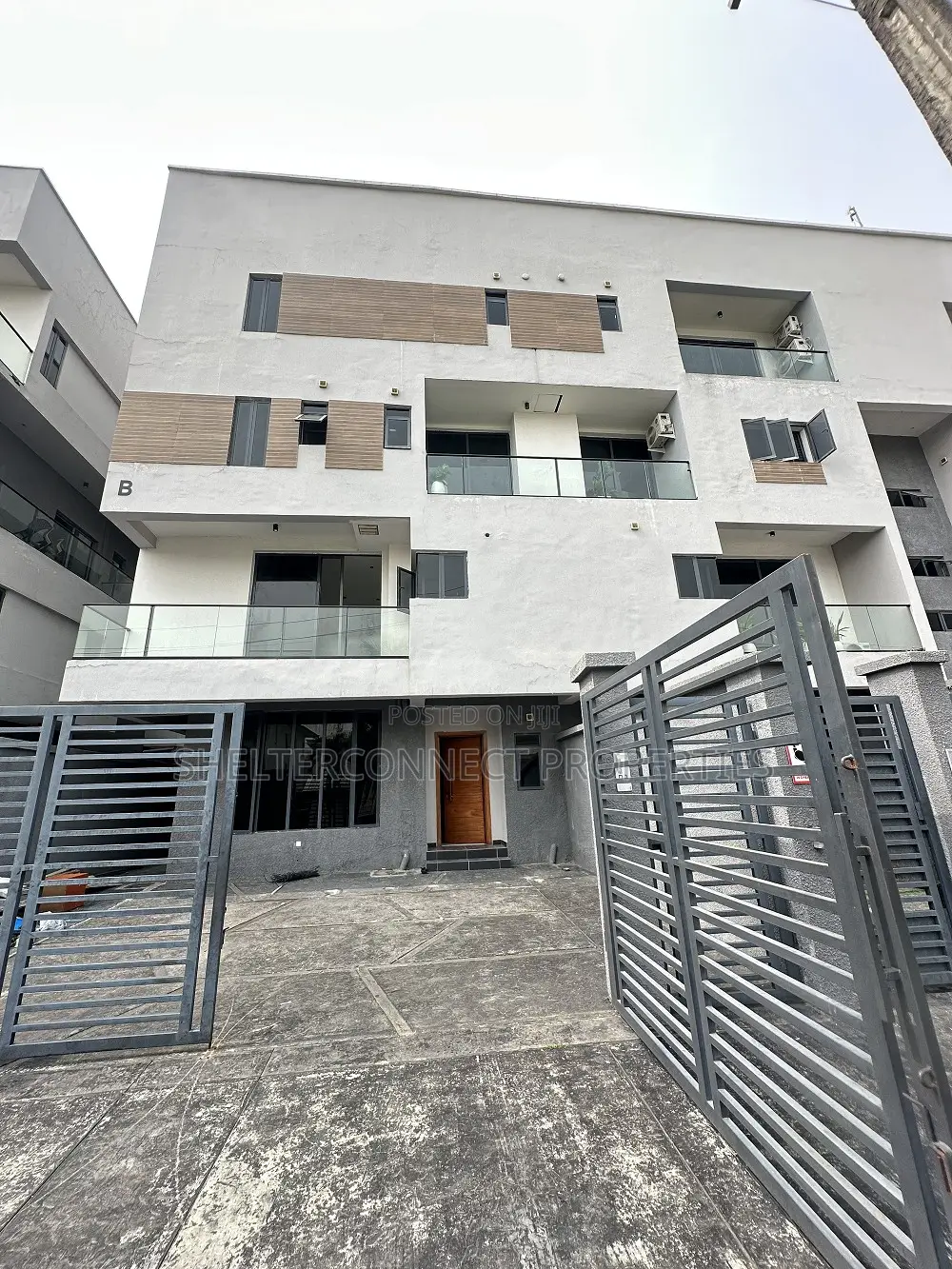 4bdrm Apartment in Lekki Phase 1 for rent in Lekki Phase 1