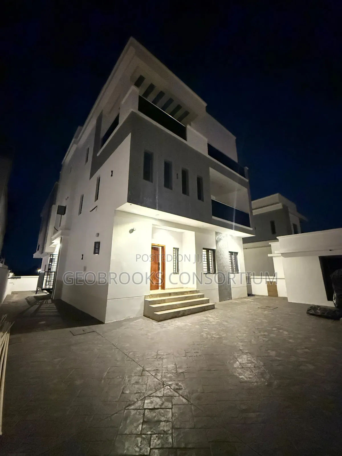 4bdrm Duplex in Kolapo Ishola Gra, Akobo for sale in Akobo