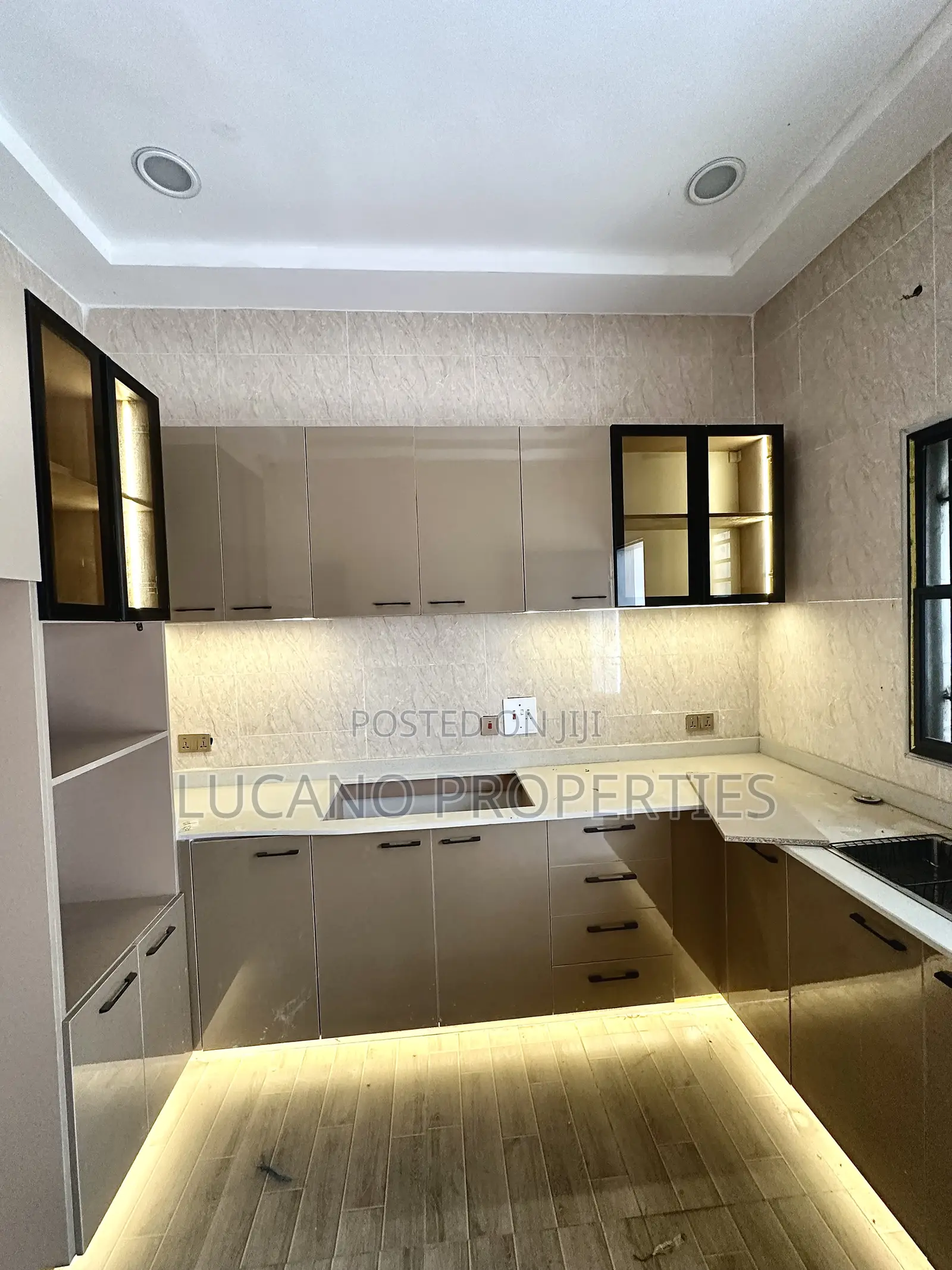 5bdrm Townhouse / Terrace in Wuye District for rent in Wuye