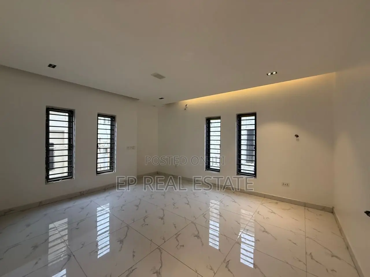5bdrm Duplex in Wuye for sale in Wuye