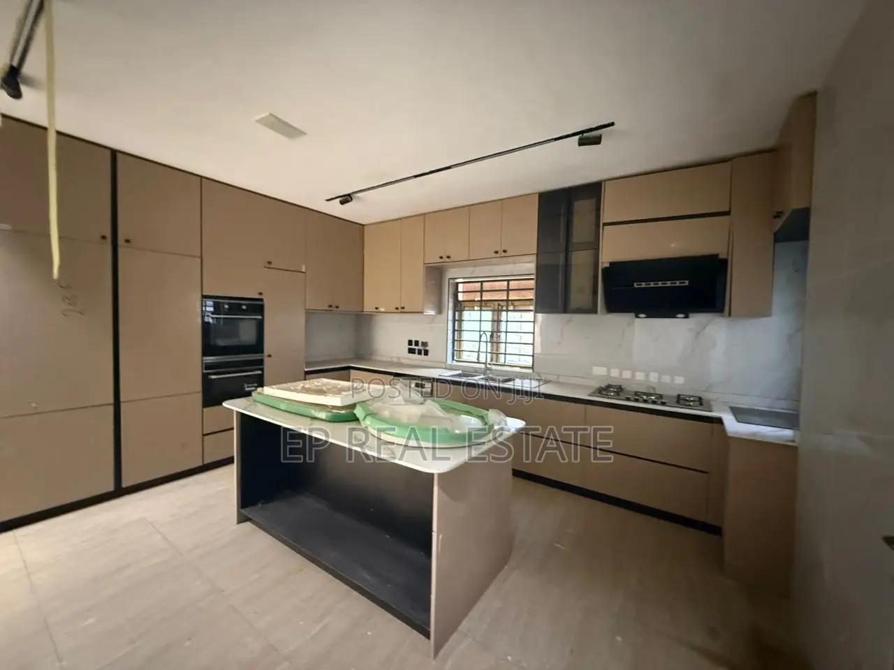 5bdrm Duplex in Wuye for sale in Wuye