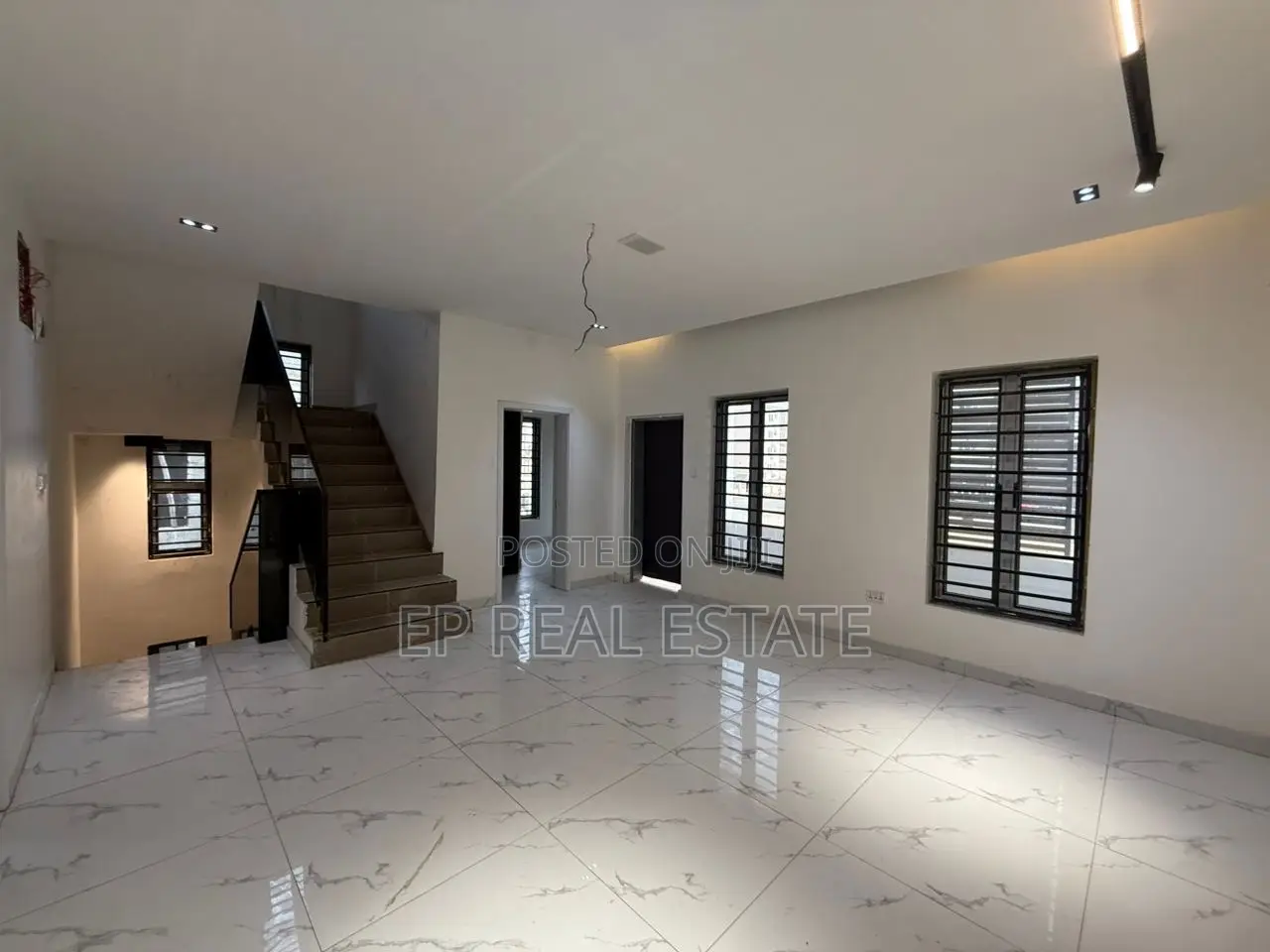 5bdrm Duplex in Wuye for sale in Wuye