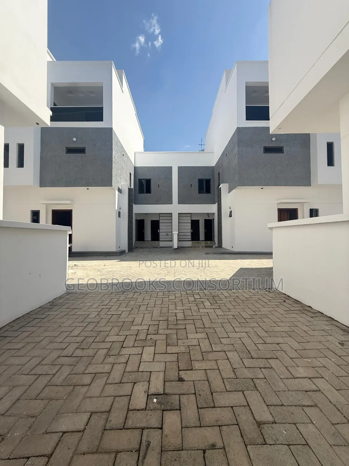4bdrm Duplex in Kolapo Ishola Gra, Akobo for sale in Akobo
