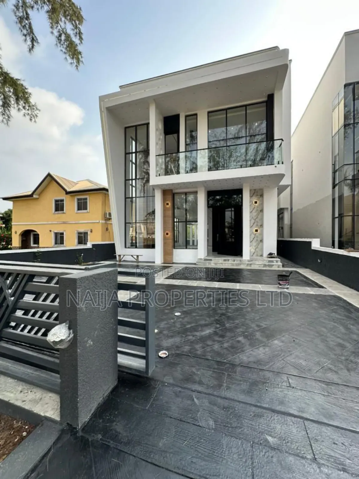 5bdrm Duplex in Lekki County for sale in Lekki
