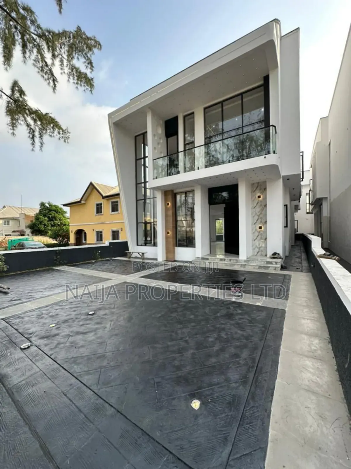 5bdrm Duplex in Lekki County for sale in Lekki