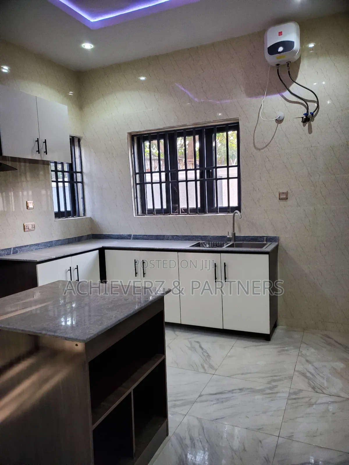 5bdrm Duplex in Guzape District for sale in Guzape District