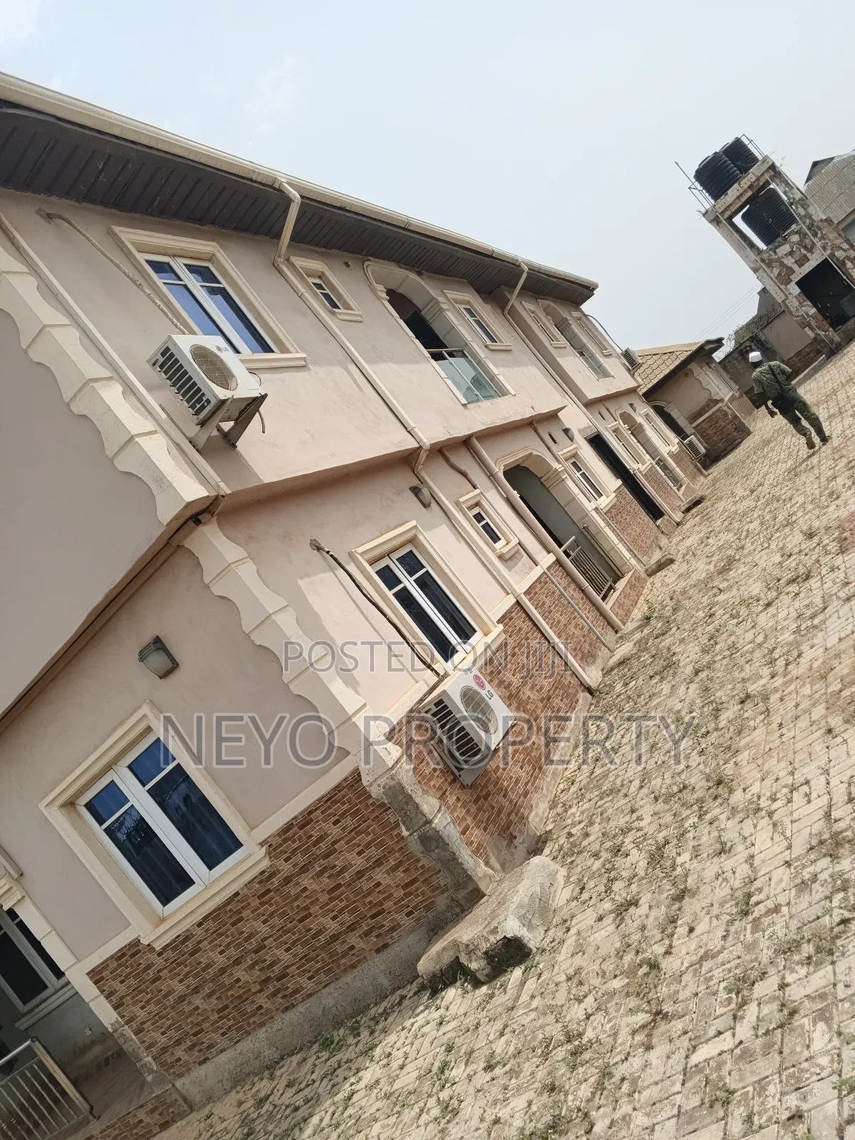 Furnished 3bdrm Block of Flats in Olumo Oreyo Igbogbo for rent in Igbogbo