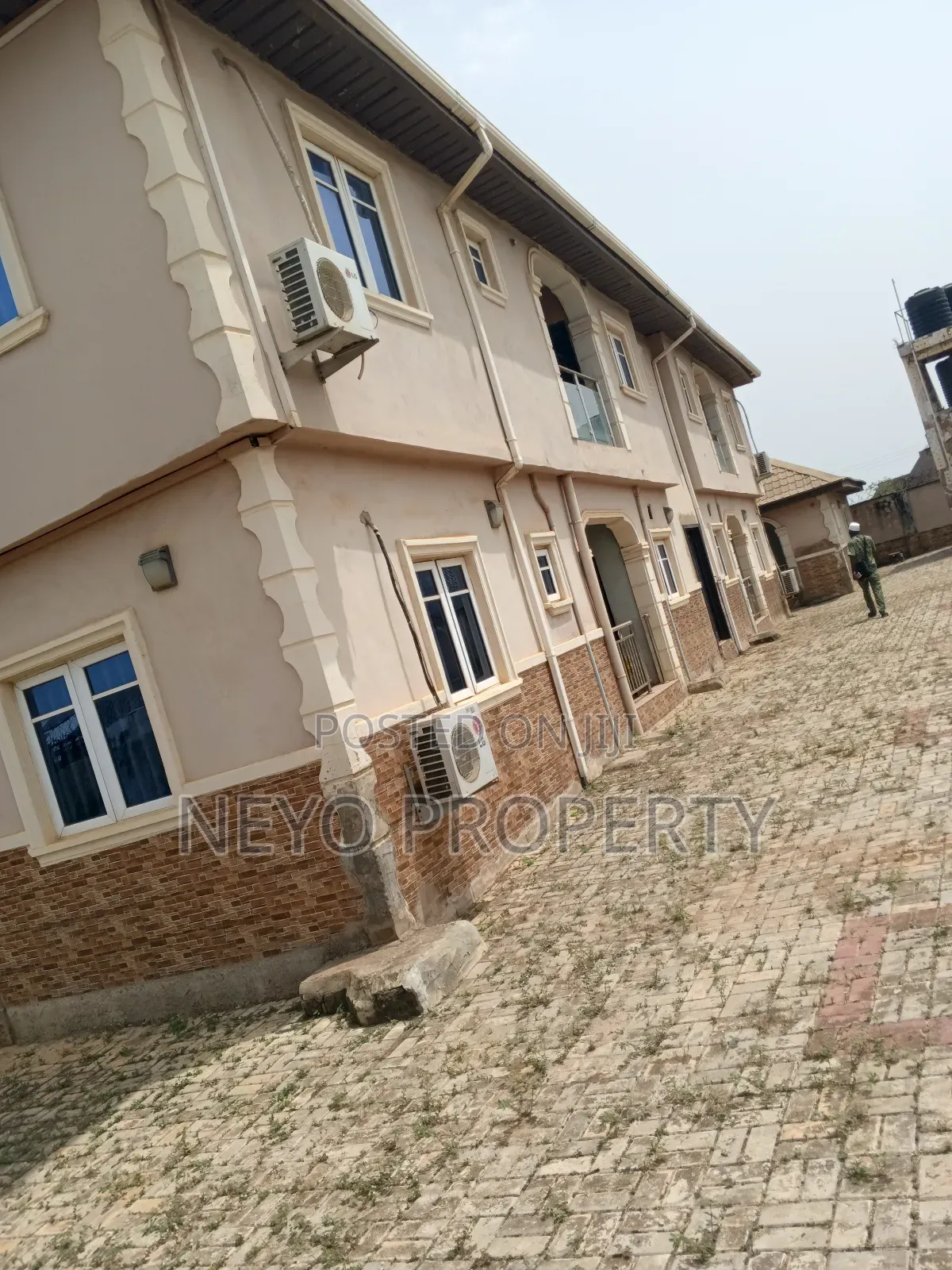 Furnished 3bdrm Block of Flats in Olumo Oreyo Igbogbo for rent in Igbogbo