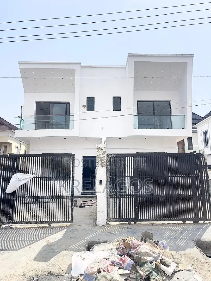 4bdrm Duplex in Chevron for sale in Chevron