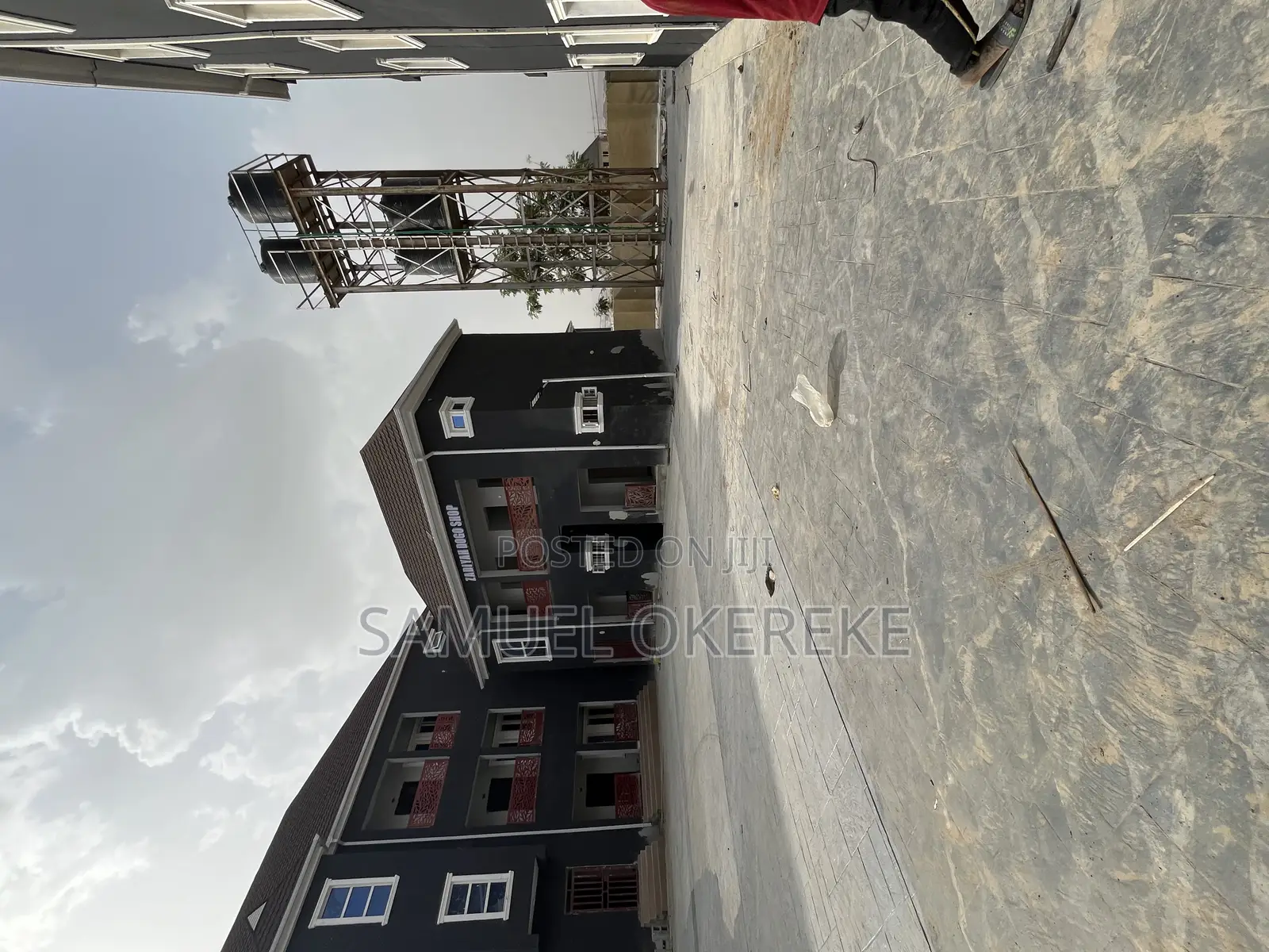 Shop for Rent (3.6m X 4m) Personal Toilet 100+ Resident Customers in Mpape