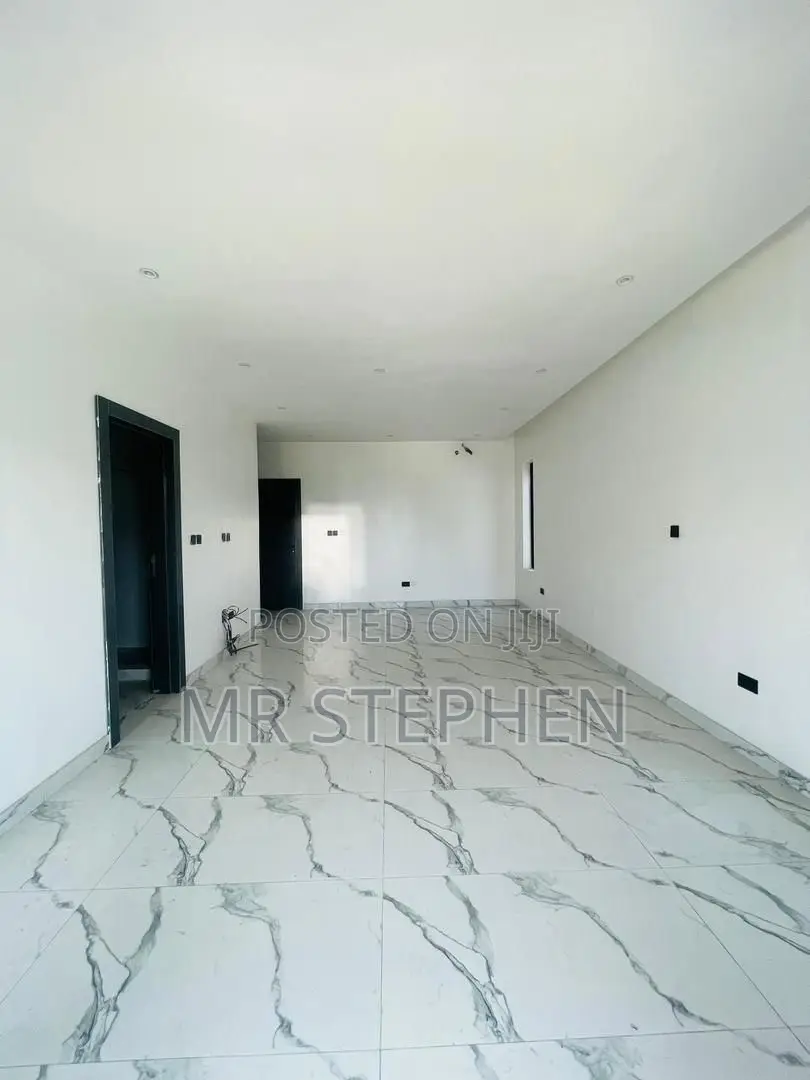 Luxuriously Built 5 Bedroom Semi Detached Duplex Plus Bq Lekki Phase 1 in Lekki Phase 1