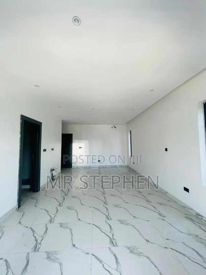 Luxuriously Built 5 Bedroom Semi Detached Duplex Plus Bq Lekki Phase 1 in Lekki Phase 1