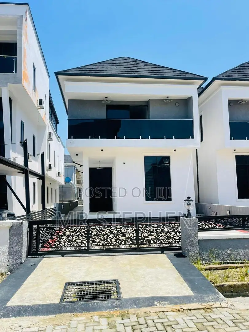 Luxuriously Built 5 Bedroom Semi Detached Duplex Plus Bq Lekki Phase 1 in Lekki Phase 1