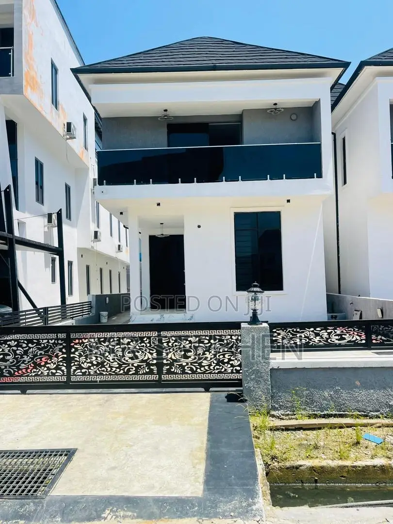 Luxuriously Built 5 Bedroom Semi Detached Duplex Plus Bq Lekki Phase 1 in Lekki Phase 1