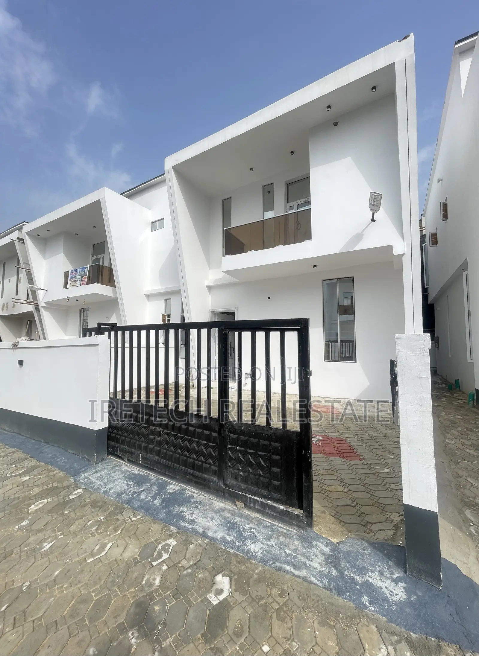 4bdrm Duplex in Ikota Gra for sale in Ikota
