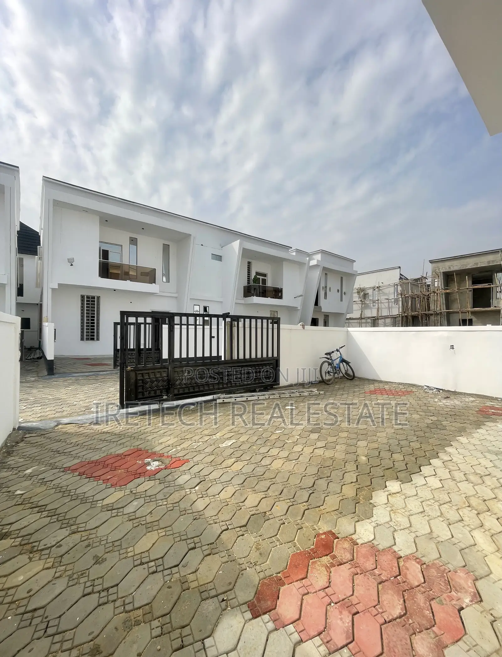 4bdrm Duplex in Ikota Gra for sale in Ikota