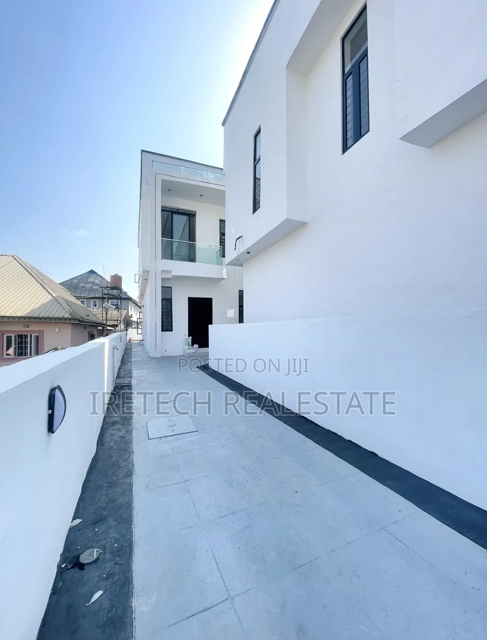 4bdrm Duplex in Ajah In A Secured, Off Lekki-Epe Expressway for sale in Off Lekki-Epe Expressway