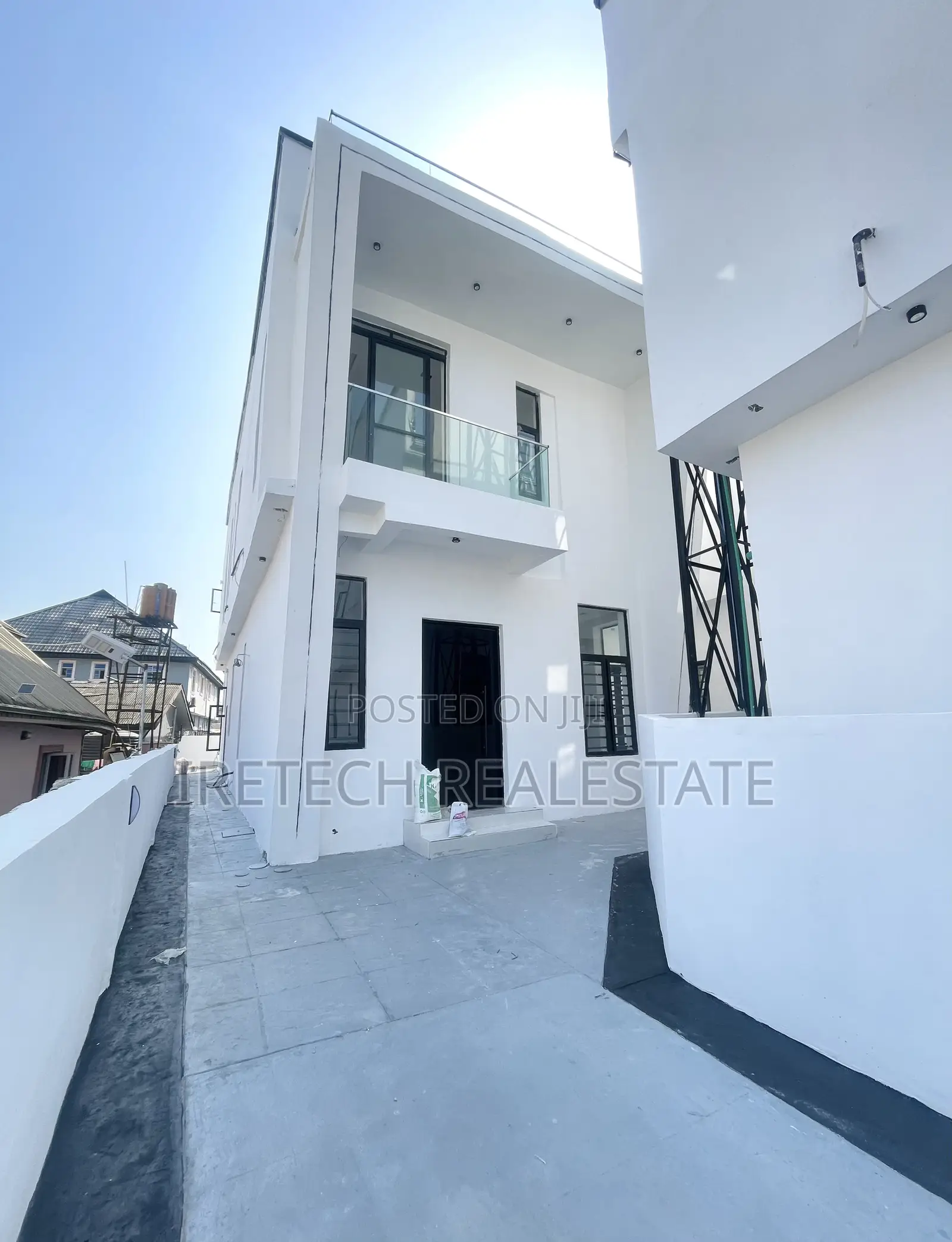 4bdrm Duplex in Ajah In A Secured, Off Lekki-Epe Expressway for sale in Off Lekki-Epe Expressway