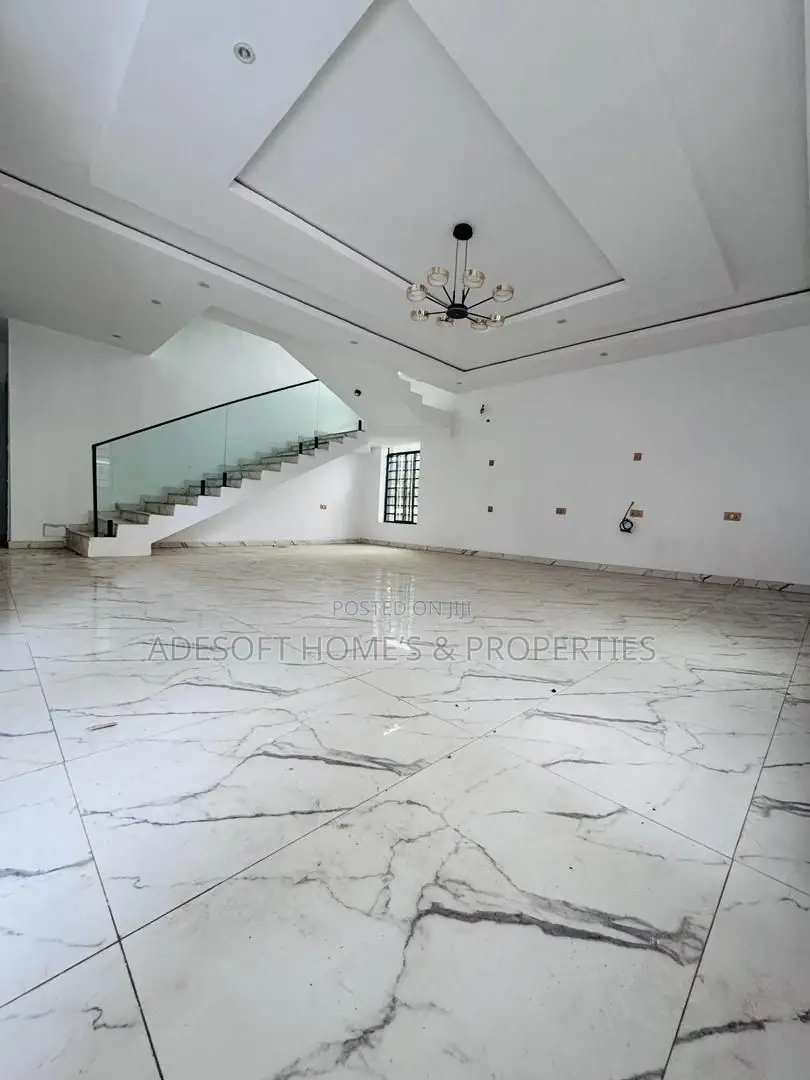 4bdrm Duplex in Carlton Gate, Akobo for sale in Akobo