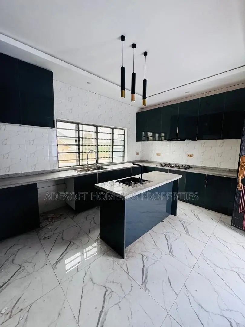 4bdrm Duplex in Carlton Gate, Akobo for sale in Akobo