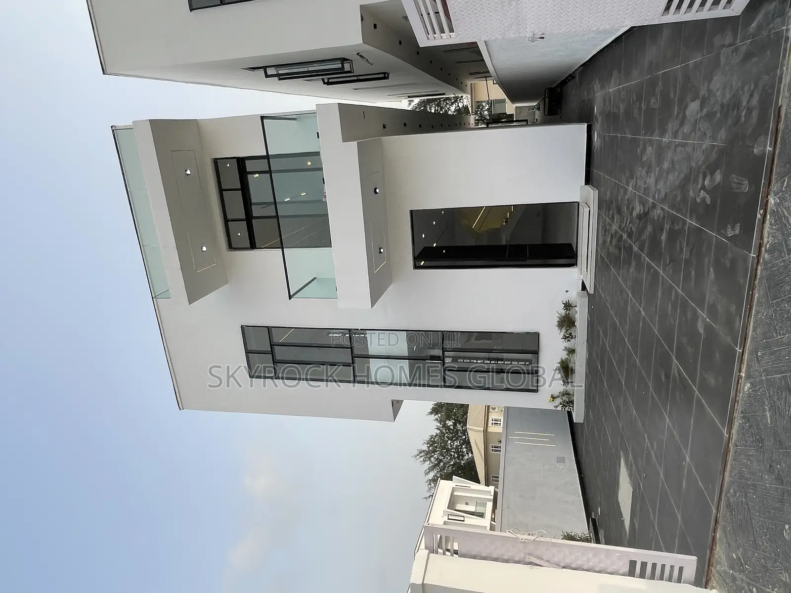 5bdrm Duplex in Ikota for sale in Ikota