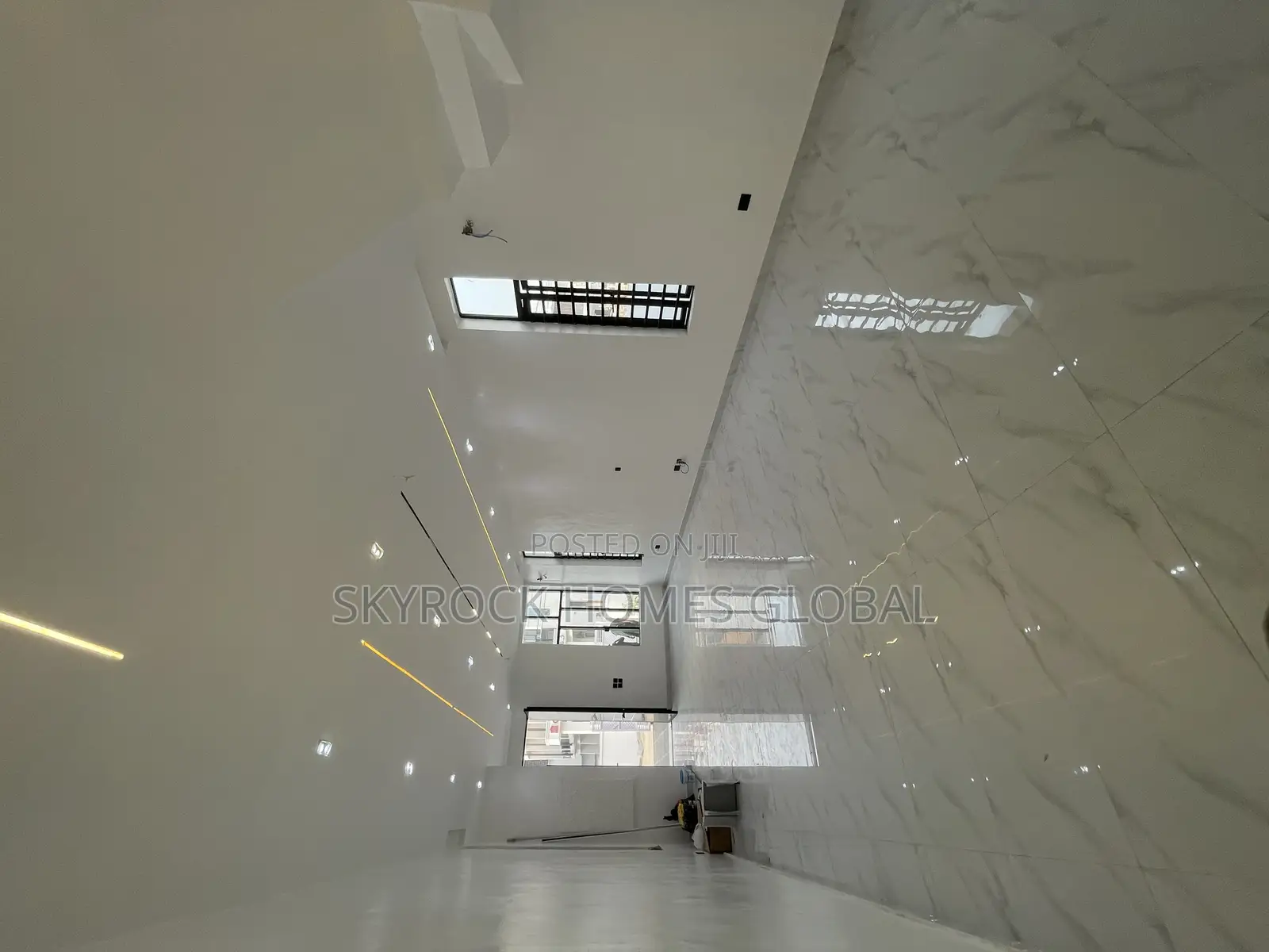 5bdrm Duplex in Ikota for sale in Ikota