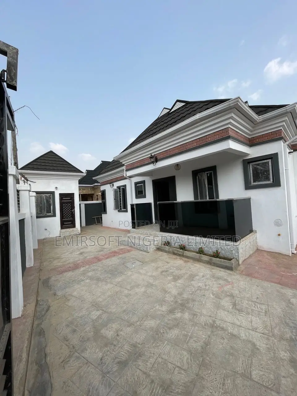 Furnished 3bdrm Bungalow in Ahoyaya Estate, Jericho for sale in Jericho