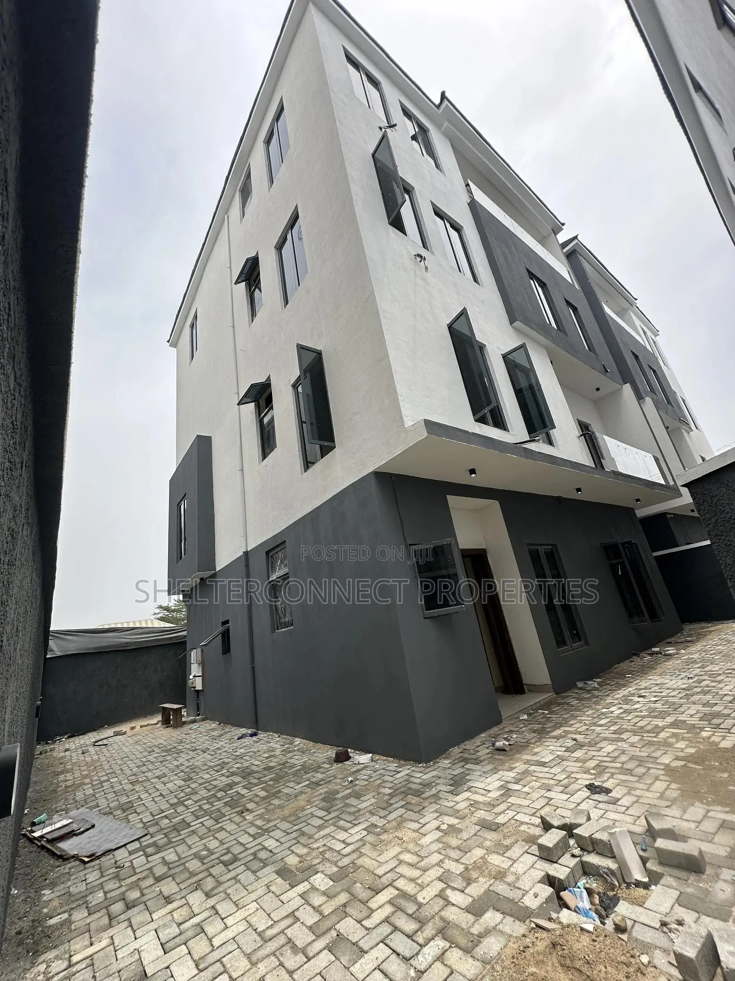 6bdrm Duplex in Lekki Phase 1 for sale in Lekki Phase 1