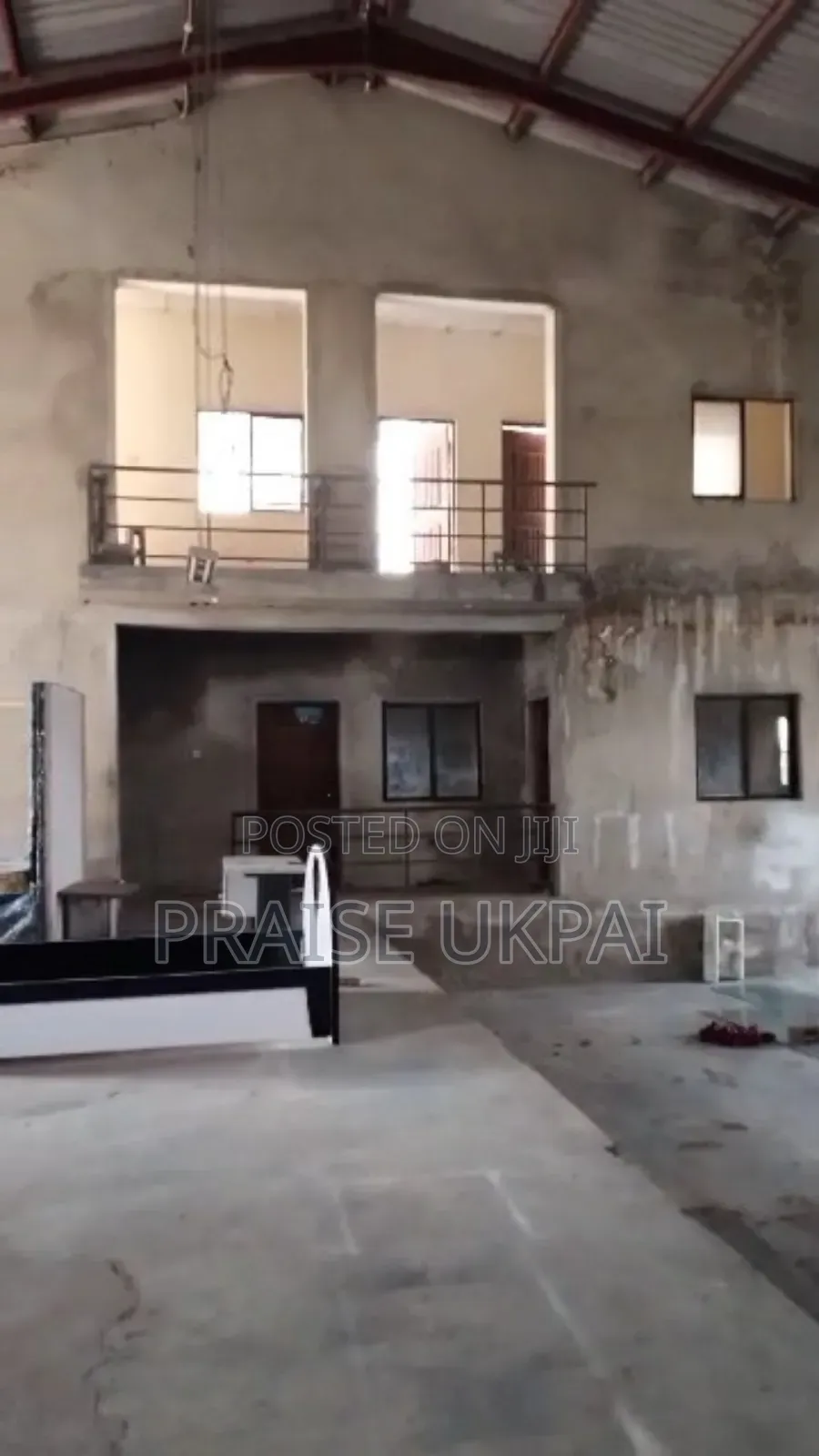 Warehouse for Sale in Adeba in Lakowe
