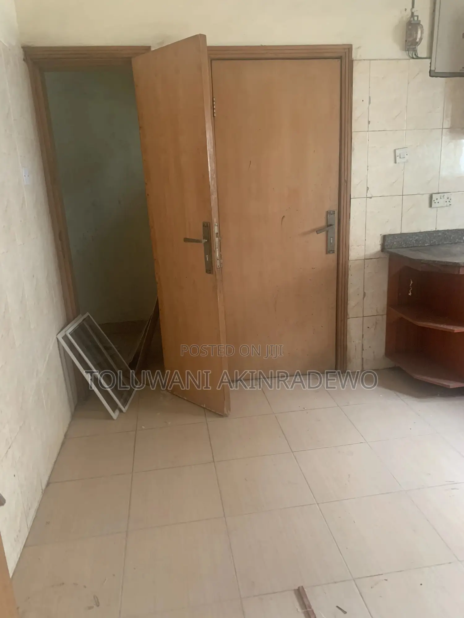 3bdrm Block of Flats in Lekki Scheme 2, Ogombo for rent in Ogombo