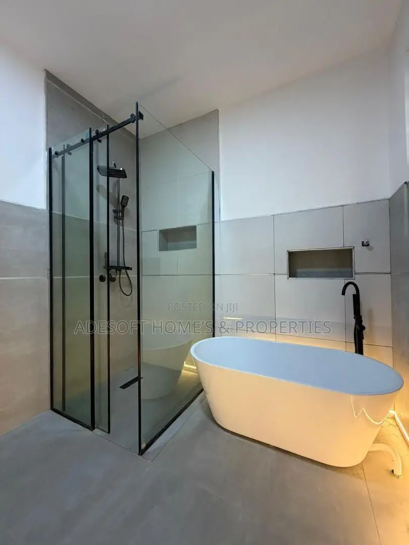 5bdrm Duplex in Agodi Gra for sale in Agodi