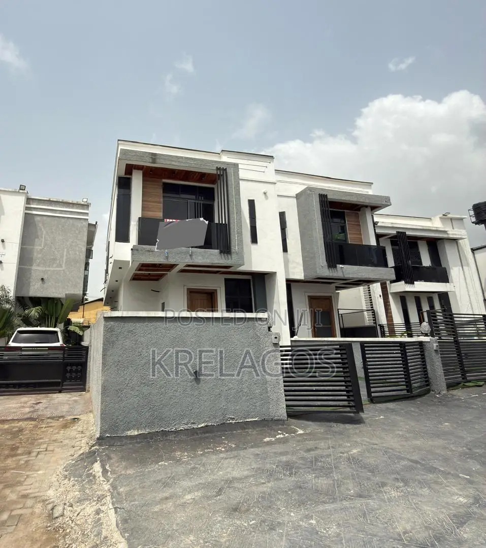 4bdrm Duplex in Chevron for sale in Chevron